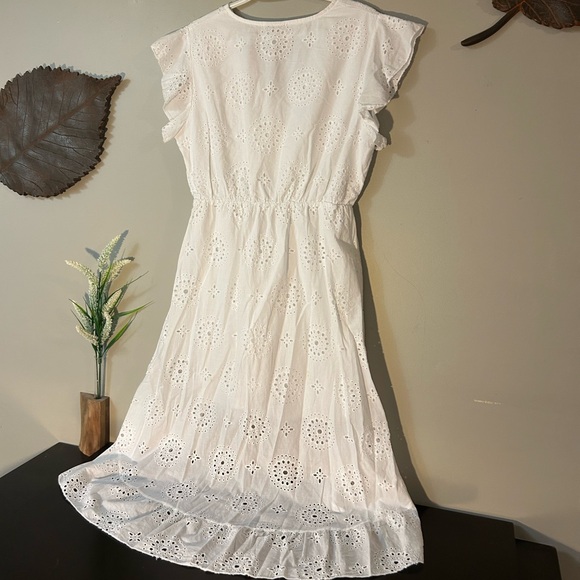3 for 40$ Beautiful & Comfy White Dress - Picture 4 of 5